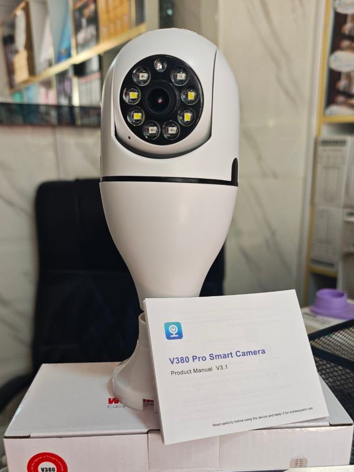 Caméra PTZ E27 et contrôle par téléphone